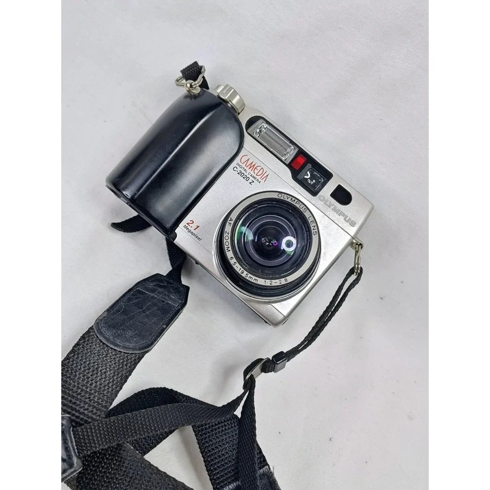 Olympus Camedia C-2020 Z Digital Camera 2.1MP Vintage Y2K CCD Digicam & Bag